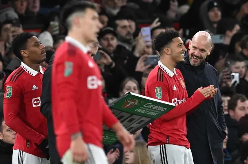 HLV Erik ten Hag đang trong nỗ lực giúp Jadon Sancho tìm lại chính mình.