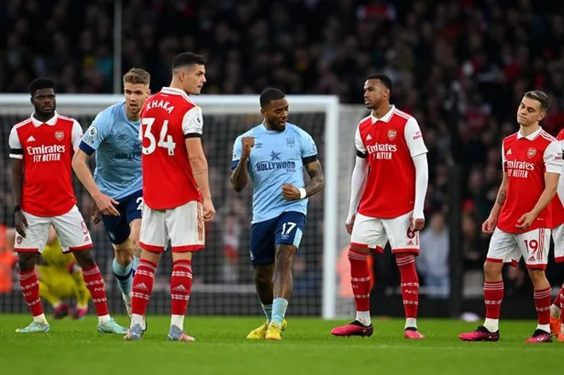 Các trọng tài đã gây bất lợi cho Arsenal ở 4 trong 5 trận họ đánh rơi điểm mùa này.