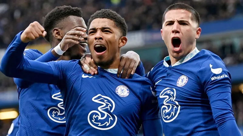 Trung vệ Wesley Fofana đánh đầu ghi bàn mang về cho Chelsea chiến thắng quan trọng 1-0 trước Leeds United
