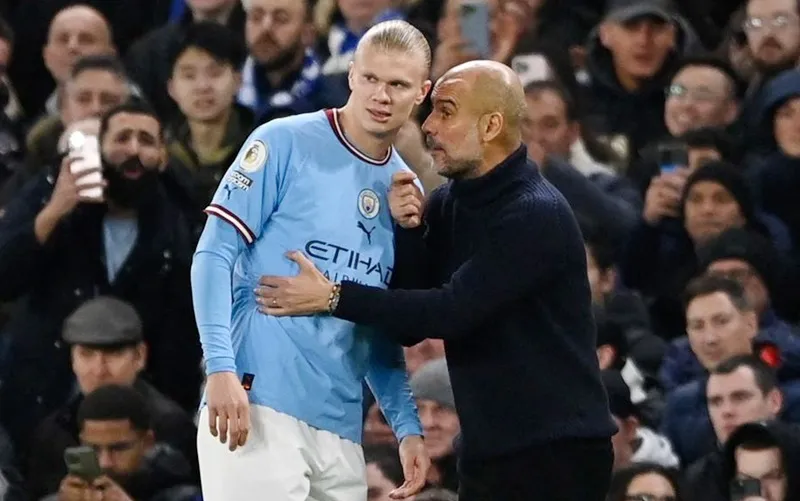 HLV Pep Guardiola vẫn luôn rất tích cực truyền đạt cho Erling Haaland.