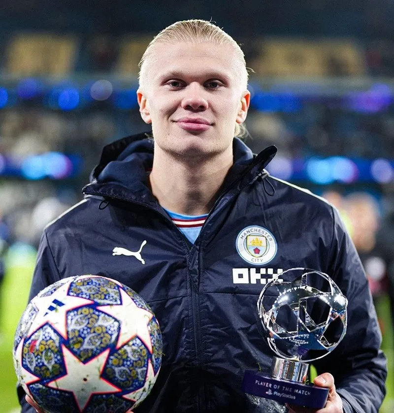 Haaland nhận danh hiệu Cầu thủ xuất sắc nhất trận cùng trái bóng khi ghi 3 bàn trở lên. Haaland nhận danh hiệu Cầu thủ xuất sắc nhất trận cùng trái bóng khi ghi 3 bàn trở lên.