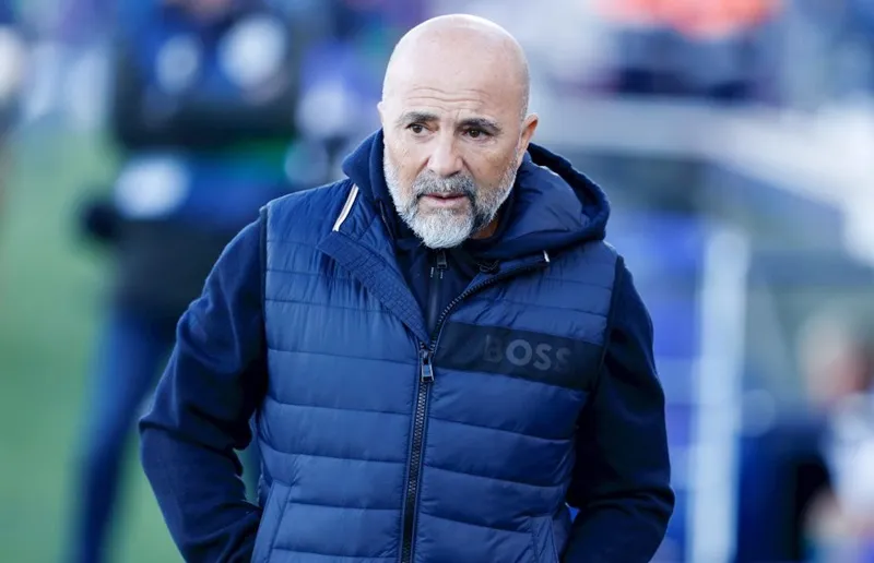 Sevilla đã ra thông báo sa thải HLV Jorge Sampaoli chỉ sau hơn 5 tháng cầm quân.