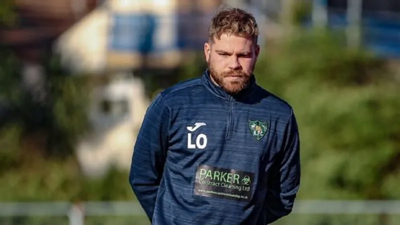 Giám đốc kỹ thuật Lloyd Owers, một chuyên gia đến từ Vương quốc Anh.