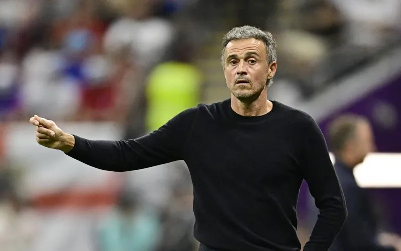 HLV Luis Enrique xác nhận sẵn sàng dẫn dắt một đội bóng lớn tại Premier League.