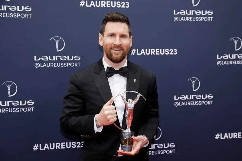 Lionel Messi trở thành VĐV đầu tiên giành được giải thưởng Laureus cá nhân và đồng đội trong cùng một năm.