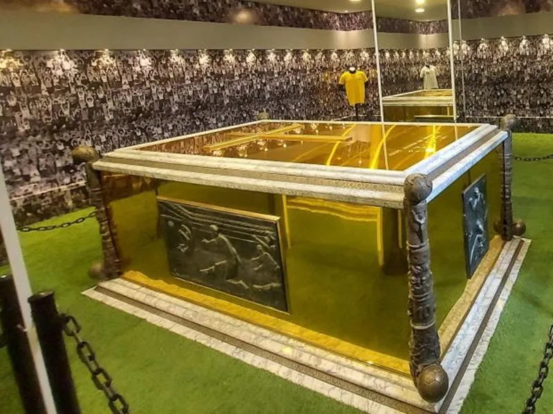 Pele đã an nghỉ vào ngày 3-1 trong một quan tài bằng vàng.