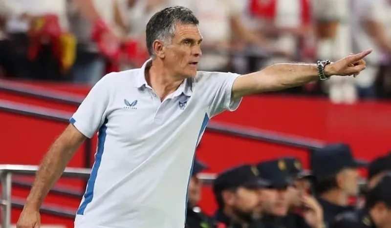HLV Jose Luis Mendilibar đã tạo nên màn xoay chuyển tình thế ngoạn mục cùng Sevilla.