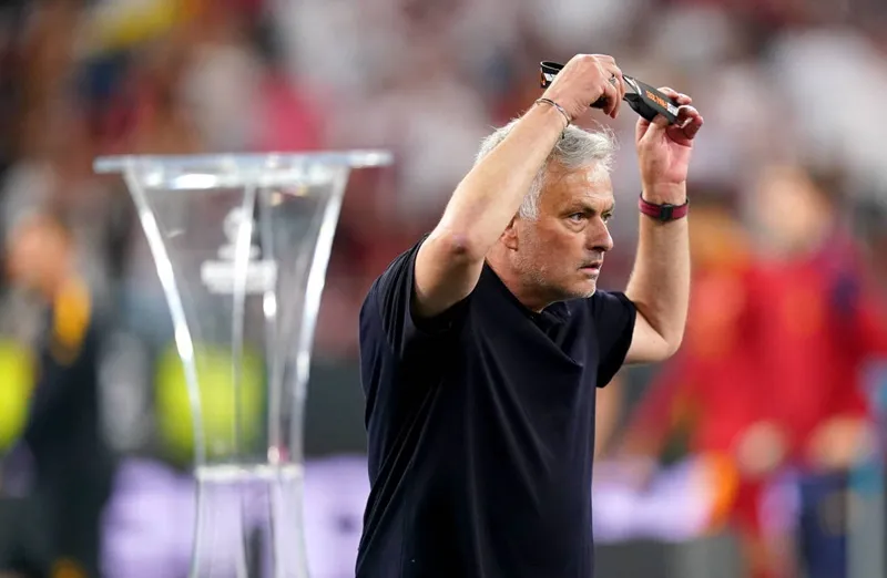 HLV Jose Mourinho đã thua trong trận chung kết cúp châu Âu thứ 6 của mình.