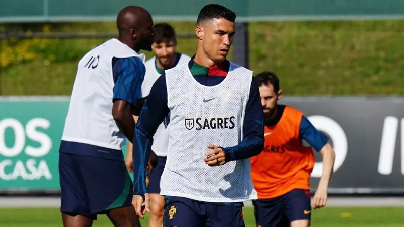 Cristiano Ronaldo chơi bóng ở Saudi Arabia có thể giúp ích cho tuyển Bồ Đào Nha.