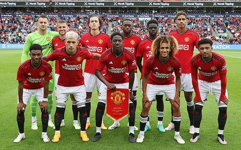 HLV Erik ten Hag hài lòng với chiến thắng 2-0 trước Leeds United trong trận giao hữu đầu tiên.