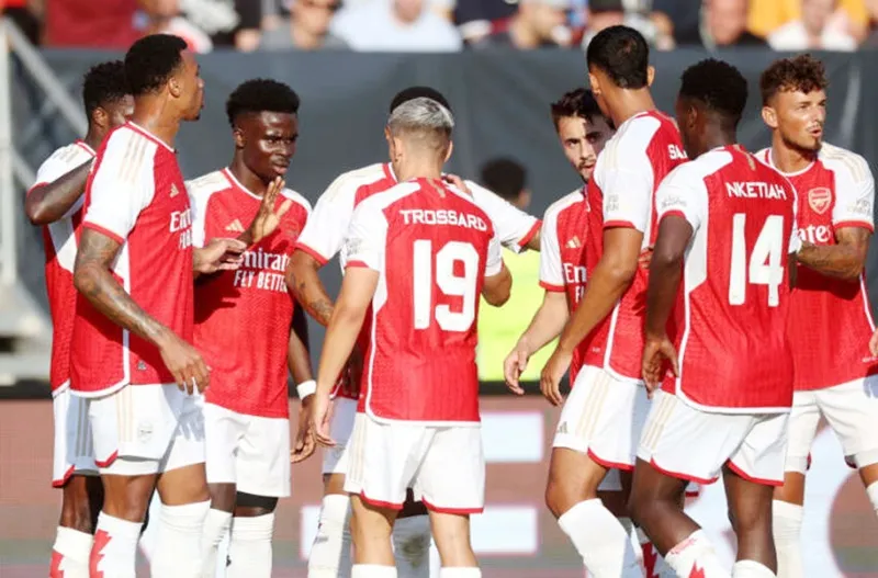 Bukayo Saka ghi bàn nhưng Arsenal bị Nurnberg cầm hòa 1-1 trong trận giao hữu đầu tiên. 