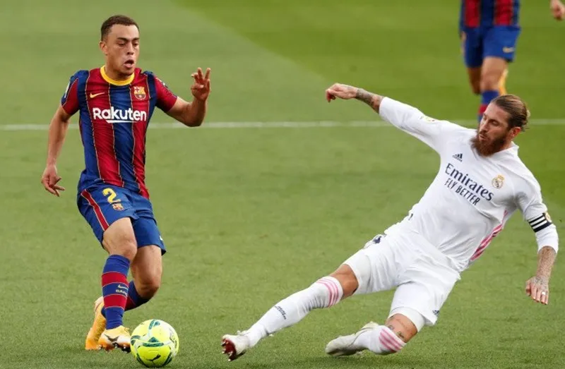 Sergino Dest bày tỏ khát khao chiến đấu để giành lấy vị trí của mình tại Barcelona.