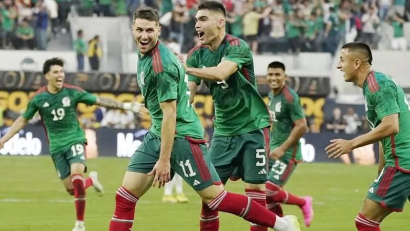 Santiago Gimenez mang lại lạc quan cho người hâm mộ về một thế hệ tài năng mới của El Tri.