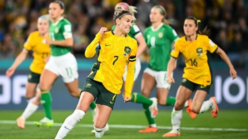 Steph Catley chuyển đổi thành công quả phạt đền ghi bàn thắng duy nhất của trận đấu.