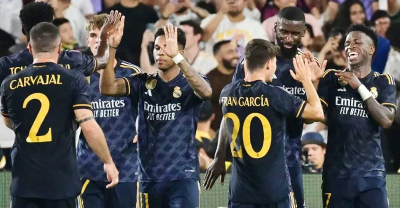 Real Madrid lội ngược dòng thắng AC Milan 3-2 trong trận giao hữu đầu tiên trên đất Mỹ Real Madrid lội ngược dòng thắng AC Milan 3-2 trong trận giao hữu đầu tiên trên đất Mỹ