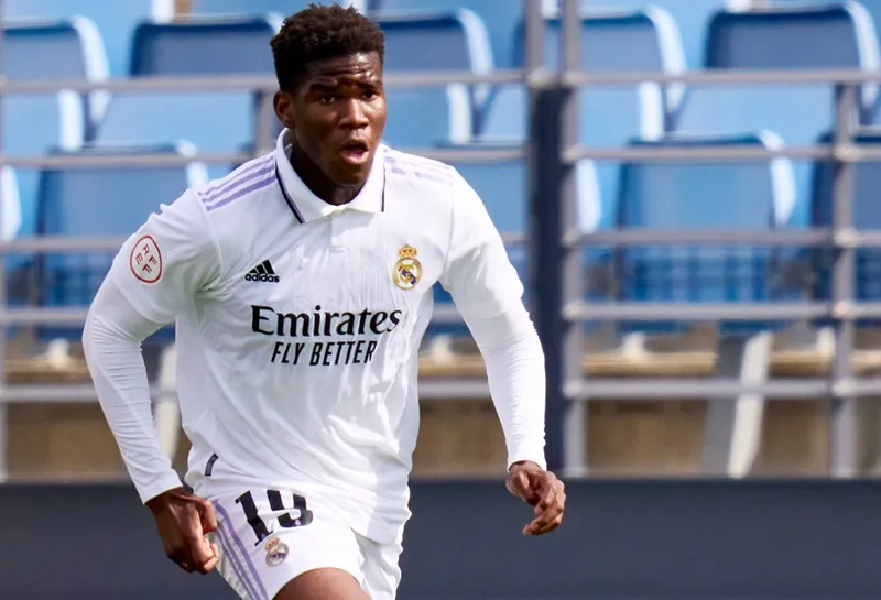 HLV Carlo Ancelotti cân nhắc để trung vệ trẻ Marvelous Antolin Garzon thay thế Eder Militao.