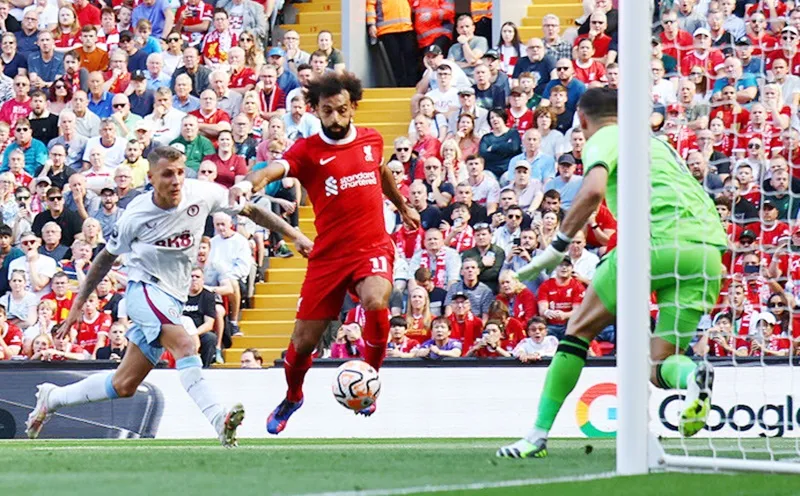 Mohamed Salah vẫn tập trung bất chấp tin đồn Al Ittihad sẵn sàng chi 200 triệu bảng cho anh.