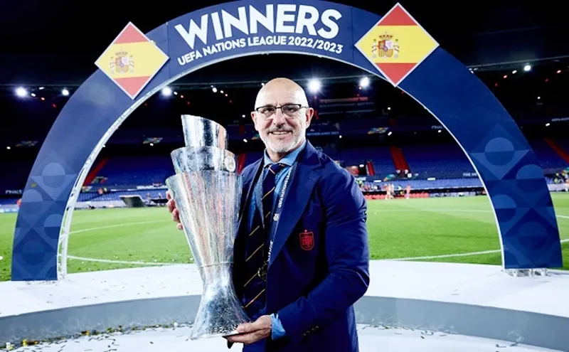 HLV Luis de la Fuente sau danh hiệu UEFA Nations League là áp lực phải thắng cùng Tây Ban Nha tại vòng loại Euro 2024.