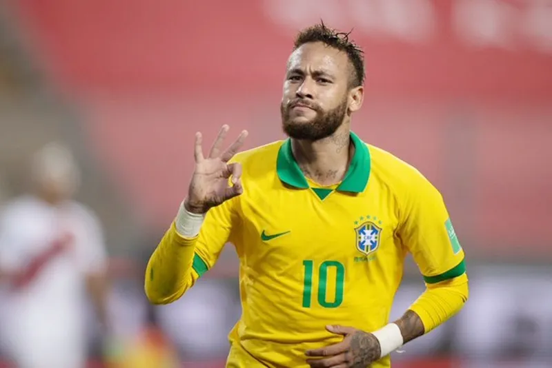 Neymar cũng chính thức cam kết tiếp tục cống hiến cho đội tuyển quốc gia Brazil.