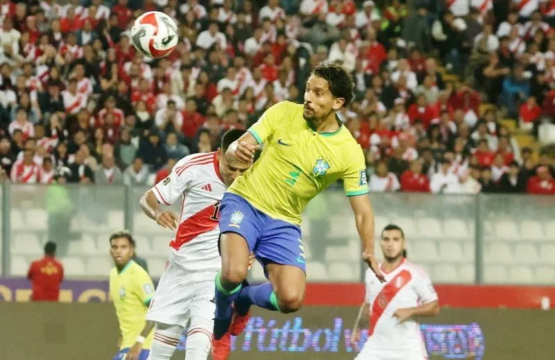 Brazil nhọc nhằn thắng 1-0 trên sân Peru nhờ pha đánh đầu của trung vệ Marquinhos phút 90.