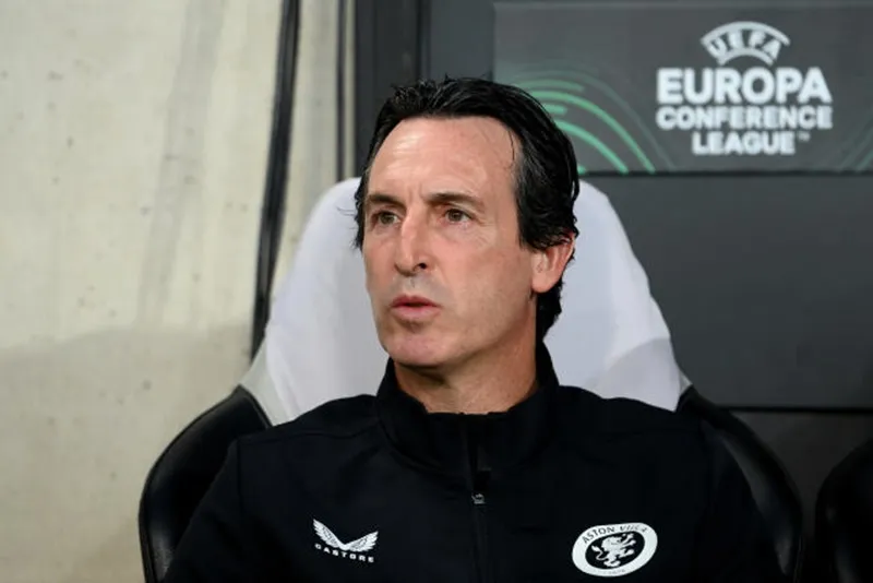 HLV Unai Emery lên tiếng bảo vệ quyết định luân chuyển đội hình của Aston Villa.