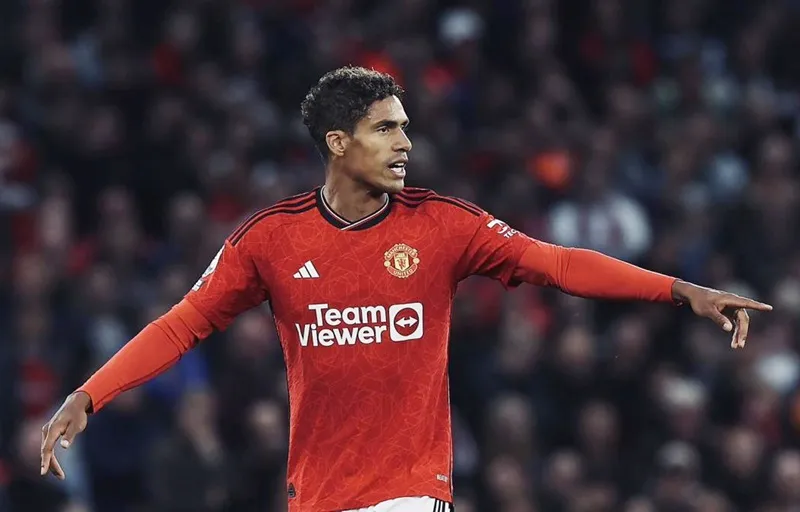 Raphael Varane với đẳng cấp của người đã giành 4 Champions League tin về triển vọng của Man.United.