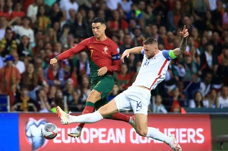 Cristiano Ronaldo tiếp tục nâng kỷ lục ghi bàn ở cấp độ quốc tế lên 125 bàn sau 202 lần ra sân.