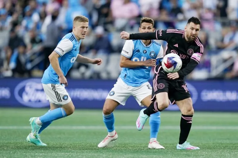 Charlotte FC đánh bại Inter Miami 1-0 để giành vị trí đá play-off cuối cùng.
