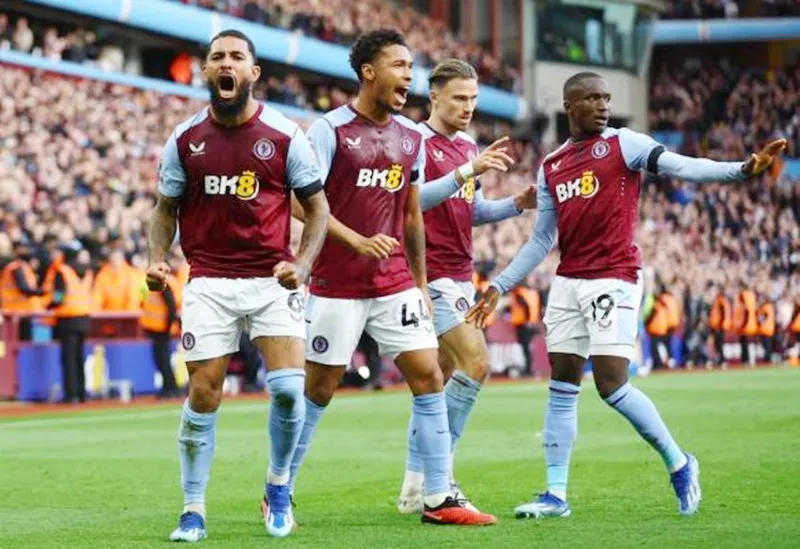 Aston Villa thắng 4-1 trước West Ham và giành 4 chiến thắng liên tiếp tại Villa Park.