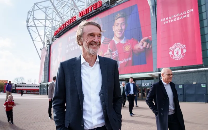 Nhà đầu tư chiến lược Sir Jim Ratcliffe đã bắt đầu tiến trình thay đổi mạnh mẽ đội ngũ điều hành Man.United.