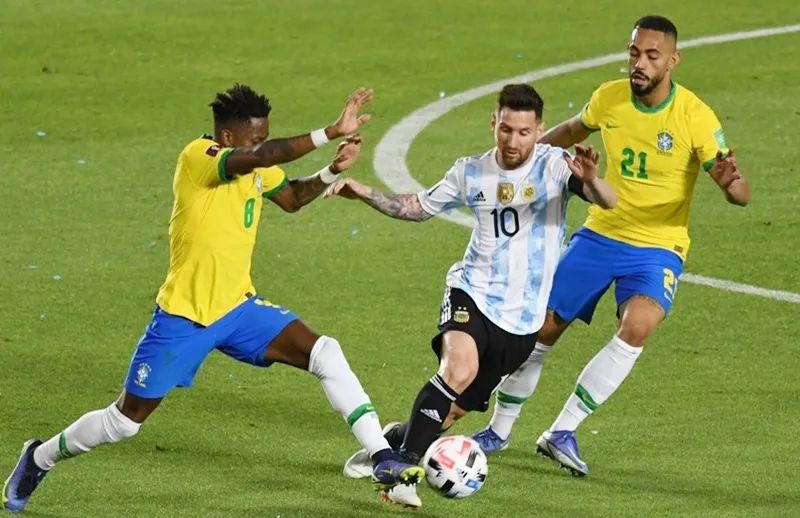 Brazil không chỉ lên phương án ngăn cản Lionel Messi và tuyển Argentina trình diễn.