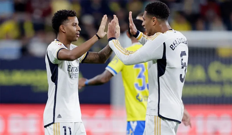 Rodrygo tỏa sáng ghi hai bàn thắng đẹp mắt và kiến tạo cho Jude Bellingham ấn định chiến thắng 3-0 trên sân Cadiz.