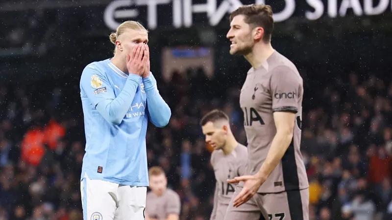 Man.City hòa 3 trận gần nhất tại Premier League và kém 3 điểm so với đội đầu bảng Arsenal.