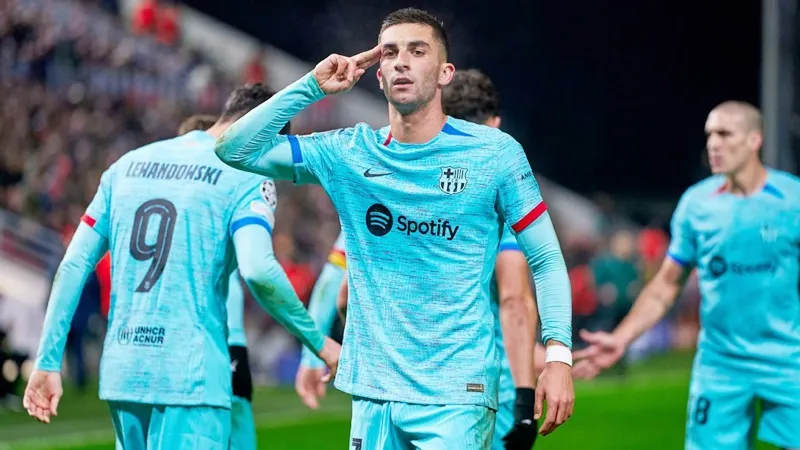 Tiền đạo Ferran Torres tuyên bố toàn đội hình Barcelona luôn ủng hộ HLV Xavi Hernandez.