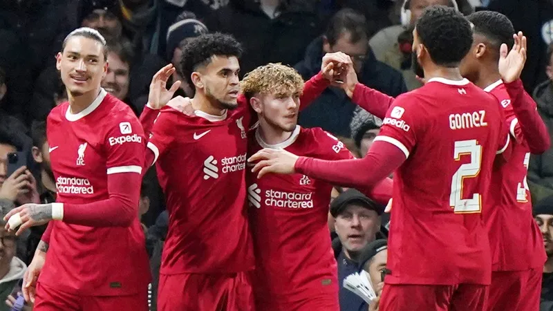 Liverpool hòa 1-1 và thắng chung cuộc 3-2 để loại Fulham trong cả 6 trận tại Cúp Liên đoàn.