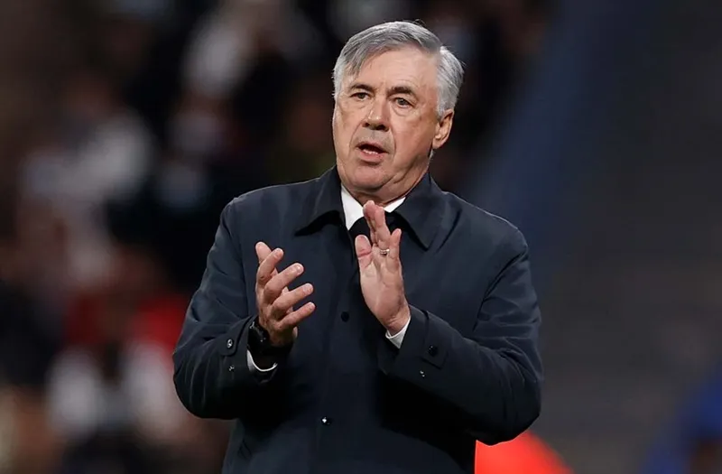 HLV Carlo Ancelotti một lần nữa nhấn mạnh ông có thể xoay sở cho hàng thủ Real Madrid.