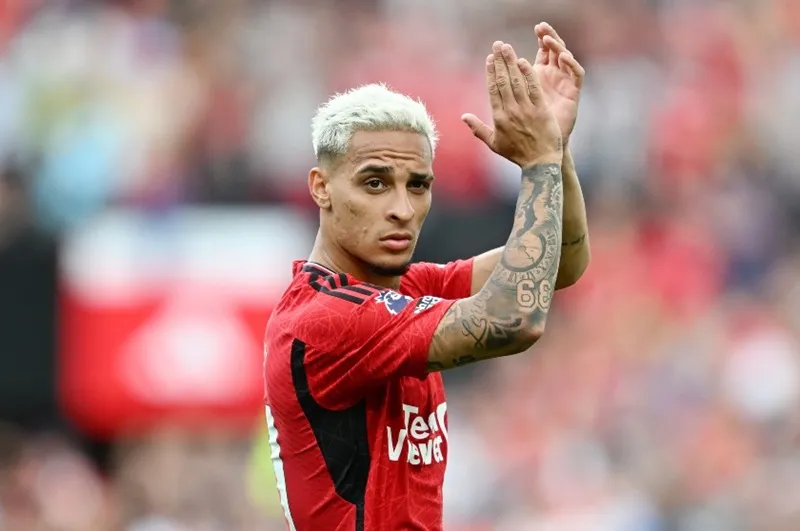 Man.United rao báo Antony và cũng lên kế hoạch thanh lọc gần như toàn bộ đội hình.