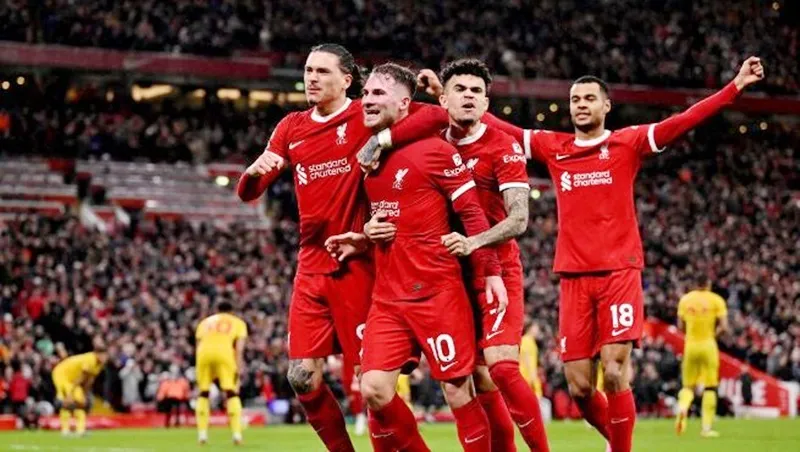 Liverpool giành lại vị trí dẫn đầu sau chiến thắng đầy căng thẳng 3-1 trước Sheffield United.
