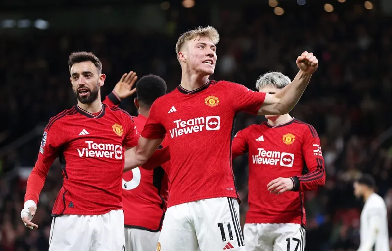 Man.United đánh bại Sheffield United 4-2 để trở lại vị trí thứ 6.