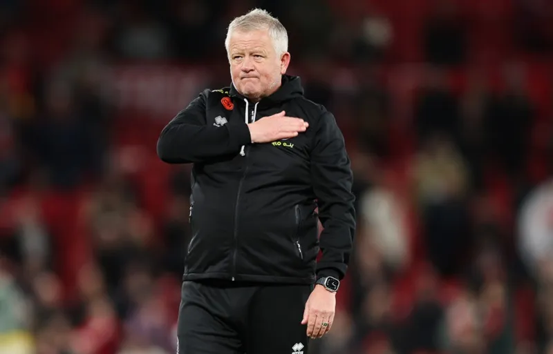 HLV Chris Wilder không từ chức và muốn trở thành một phần tái thiết Sheffield United.