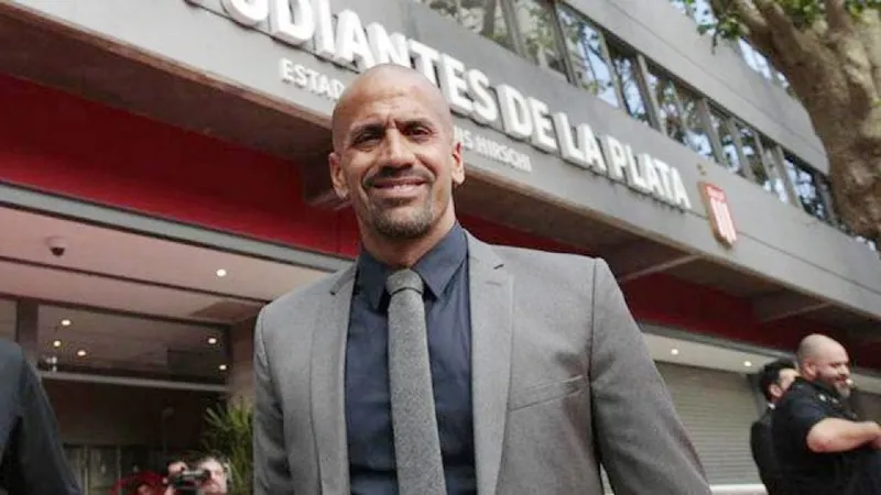 Juan Sebastian Veron hiện đang là Chủ tịch của Estudiantes trong nhiệm kỳ thứ 2.