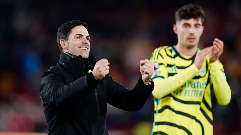 HLV Mikel Arteta và Arsenal được sống trong giấc mơ cho đến trận cuối cùng tại Emirates vào Chủ nhật.