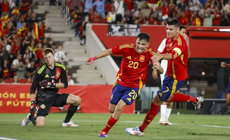 Pedri ghi cú đúp giúp Tây Ban Nha giành chiến thắng 5-1 trước Bắc Ailen trong trận giao hữu cuối cùng.