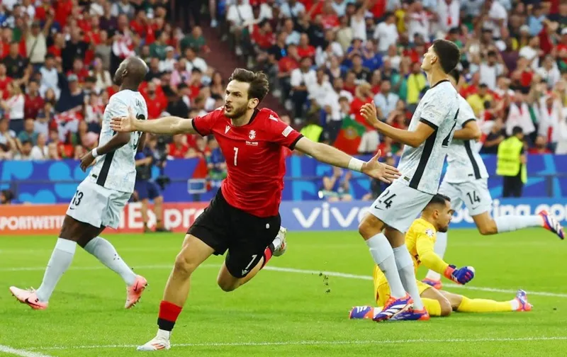 Khvicha Kvaratskhelia và Georgia làm nên chiến thắng lịch sử trước Bồ Đào Nha.