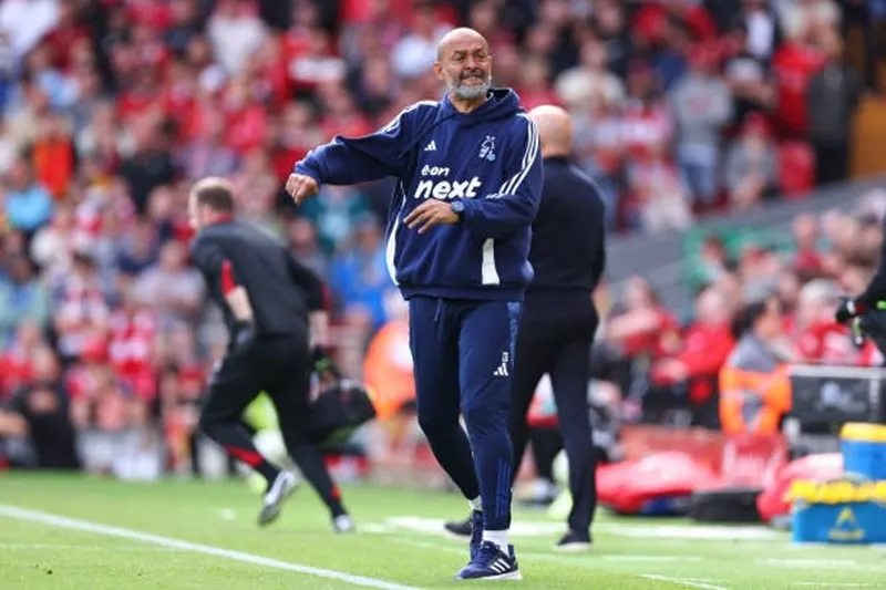 HLV Nuno Santo trong chuyến làm khách của Nottingham Forest đến sân Anfield