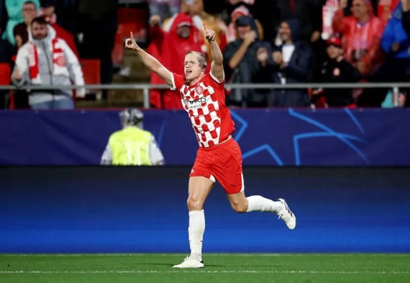 Donny Van de Beek.jpg