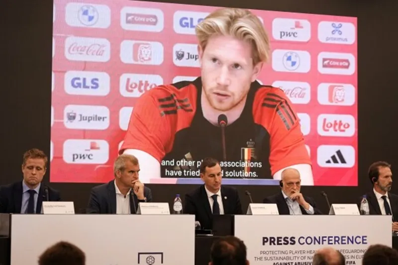 Các nhà lãnh đạo bóng đá châu Âu và FIFPRO cùng nhau chỉ trích FIFA về lịch trình bóng đá toàn cầu.