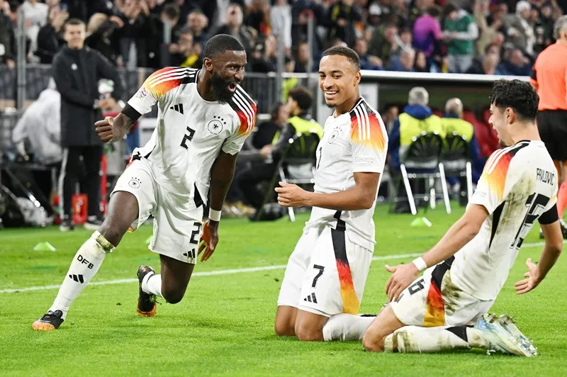 Tiền vệ Jamie Leweling có trận ra mắt quốc tế trong mơ bằng cách ghi bàn thắng quyết định.