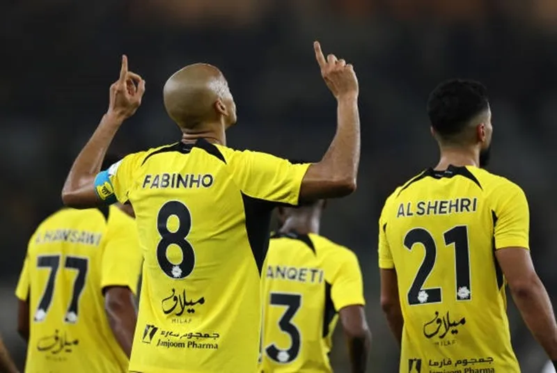 Al-Ittihad vươn lên vị trí đầu bảng Saudi Pro League sau trận thắng Al-Fateh