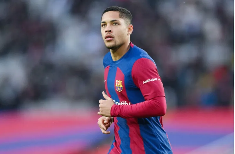 Vitor Roque thừa nhận hoàn toàn đánh mất tự tin tại Barcelona sau khi gia nhập vào tháng Giêng.